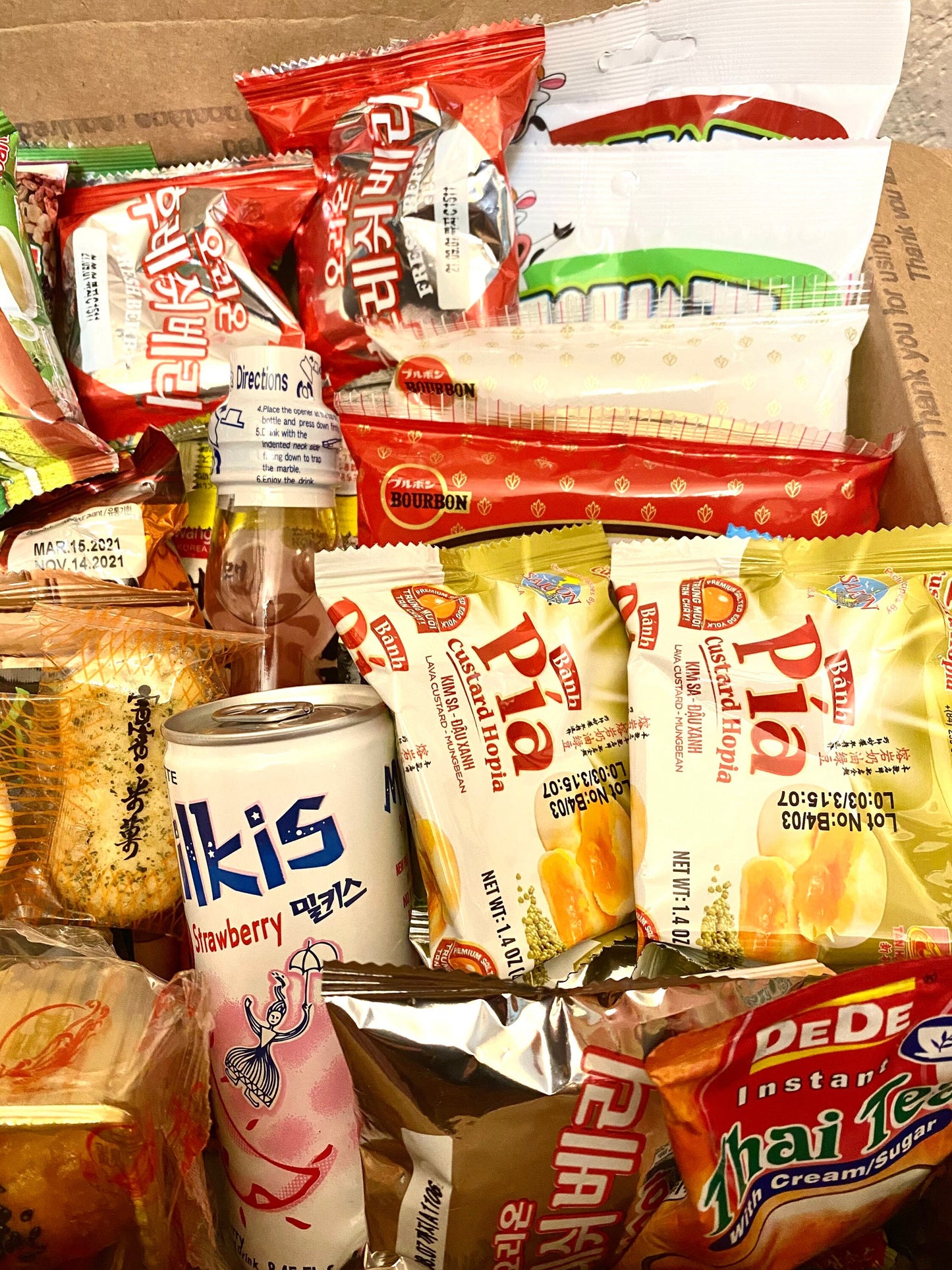 Asian snacks + drinks, Exotic premium snacks, Japanese Snacks, Exotic Snacks, Korean Snacks, Holidays, Valentine , Birthdays, Mixed/Variety