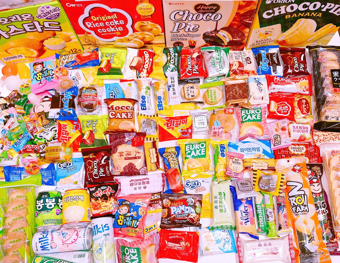 Best Value! 100pcs Deluxe Exotic Asian Snack Box Full & Mini Size Snacks Korea/ Japanese/Taiwan/ Worldwide Birthday Christmas Care Box
