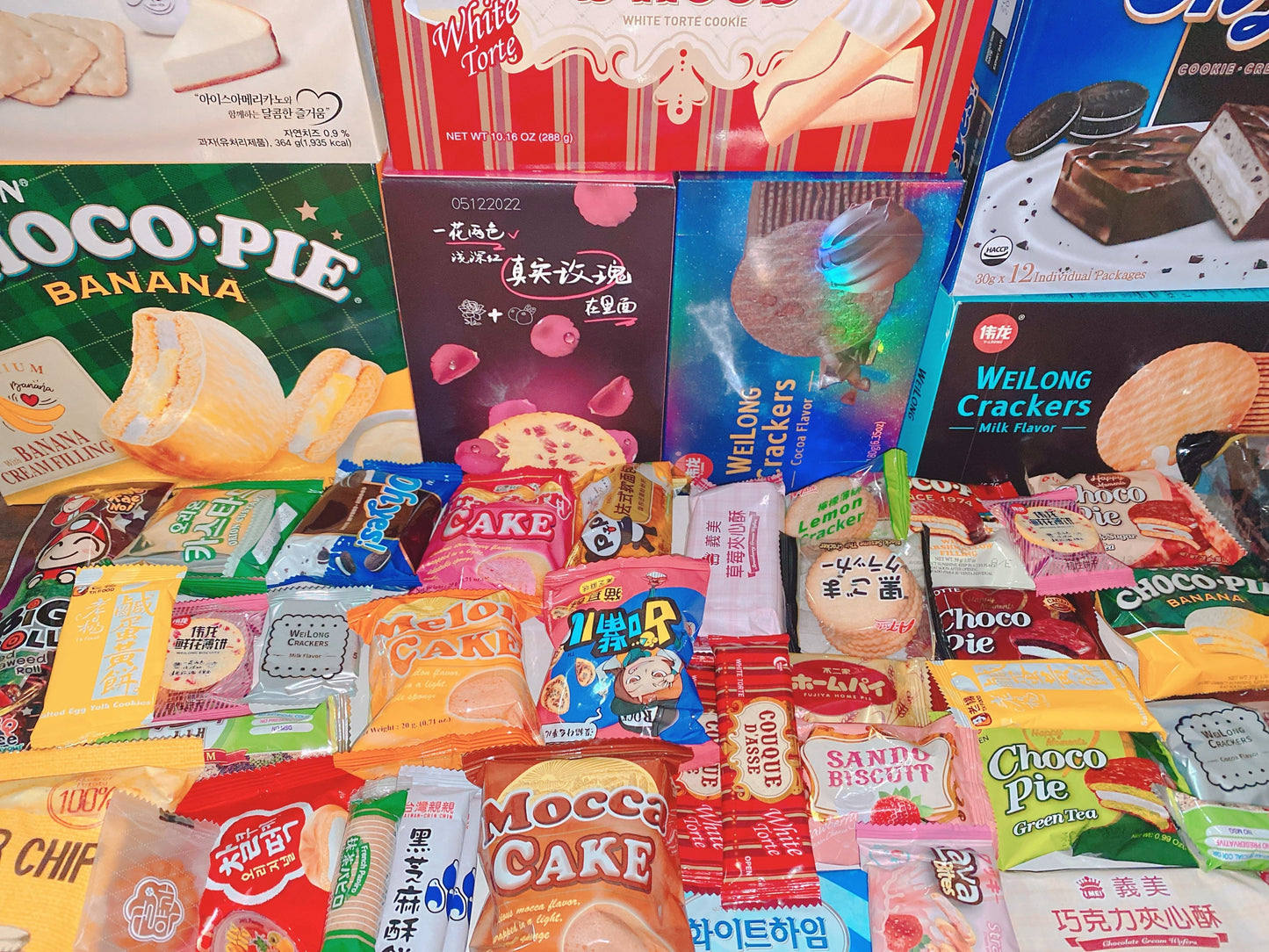 Best Value! 100pcs Deluxe Exotic Asian Snack Box Full & Mini Size Snacks Korea/ Japanese/Taiwan/ Worldwide Birthday Christmas Care Box