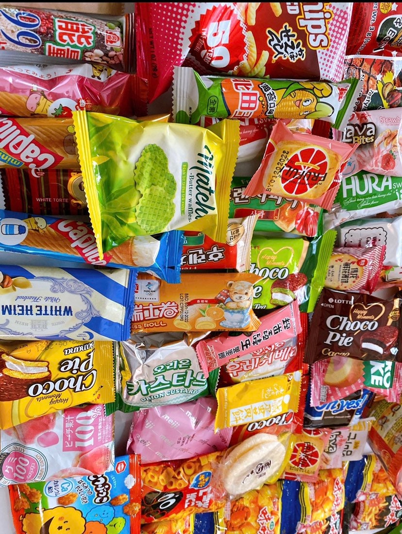 Pink/Colored Asian Snacks/ Exotic Snacks Mixed/Variety, Asian, Japanese, Korean, Worldwide, Taiwan, Ramen, Drinks, mochi Valentines